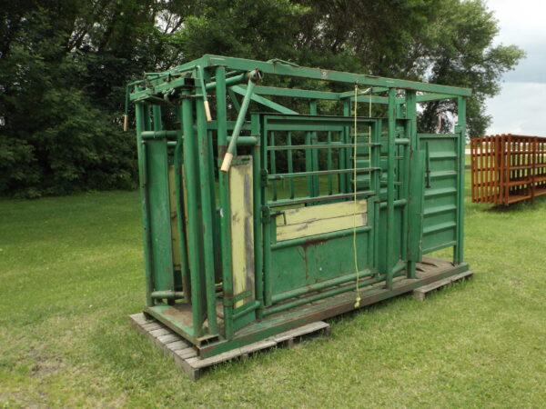 Squeeze Chute - Rental